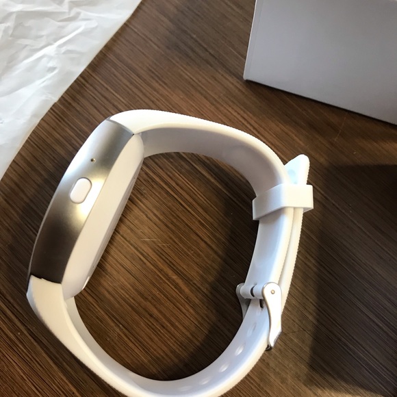 WhiteSmart Watch - Picture 2 of 8